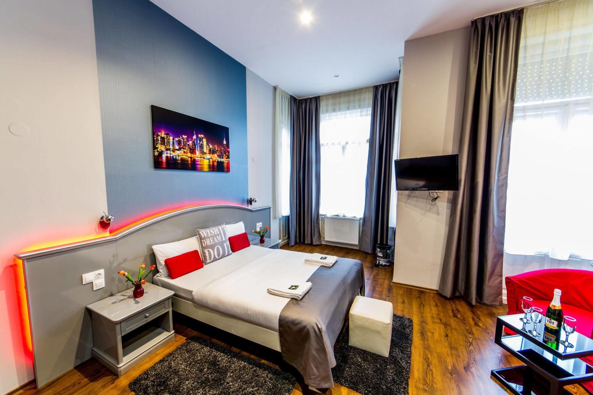 Full Moon Hotel Budapeszt